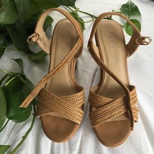 CL BY LAUNDRY  • wedges